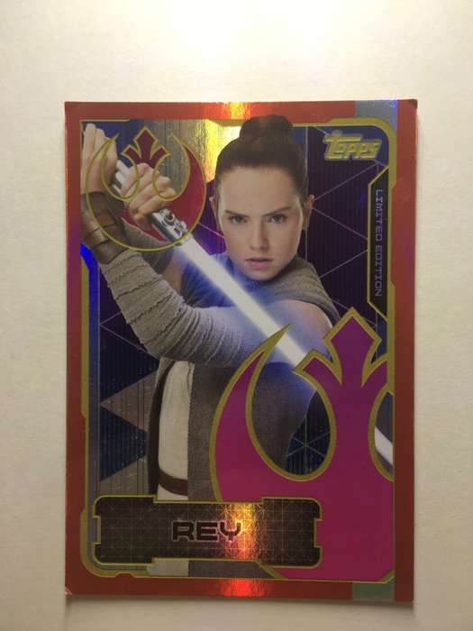 TOPPS -  STAR WARS CARD - REY - FOIL CARD
