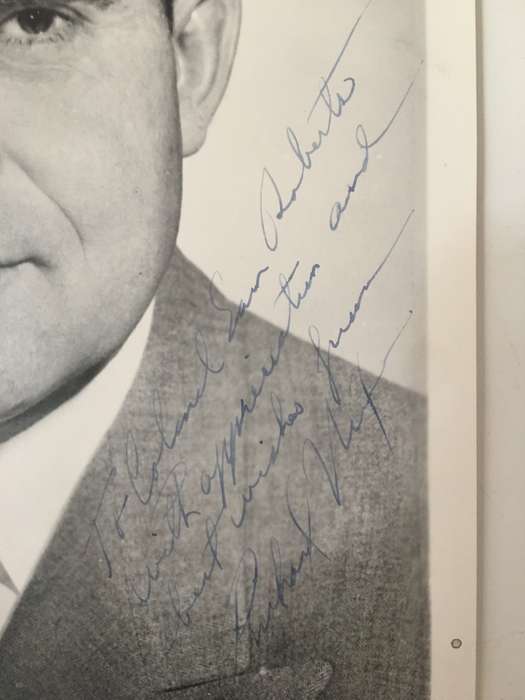 LOVELY VINTAGE AUTOGRAPHED AND INSCRIBED  USA  FORMER  PRESIDENT NIXON 1953 - 25 CM X 20 1/2 CM