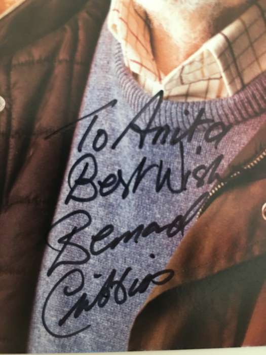 AUTOGRAPHED / SIGNED - BERNARD CRIBBINS - DOCTOR WHO  -  10 1/2 CM X  14 1/2 CM