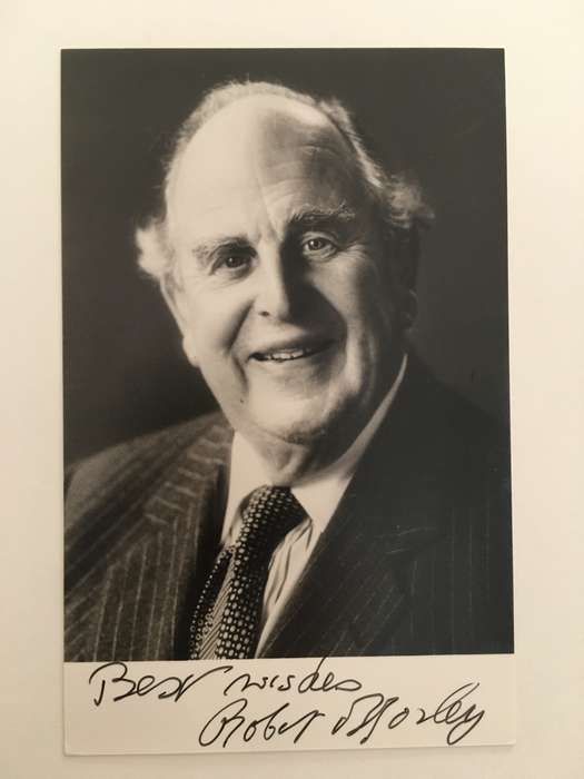 AUTOGRAPHED / SIGNED - SIR  ROBERT MORLEY  / AROUND THE WORLD IN 80 DAYS  - POSTCARD SIZE