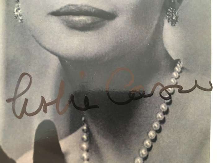 AUTOGRAPHED / SIGNED - LESLIE CARON  VINTAGE ACTOR