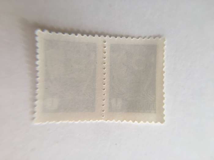 RUSSIA MINT PAIR STAMPS - 1976