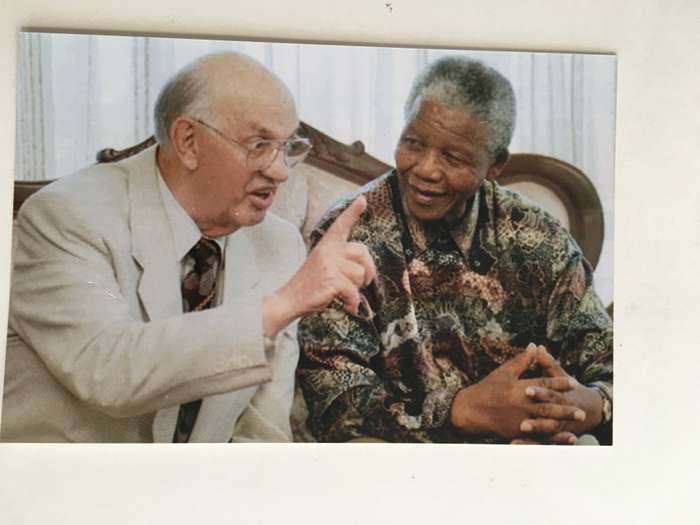 LOVELY VINTAGE AUTOGRAPH OF PAST PRESIDENT  PW BOTHA