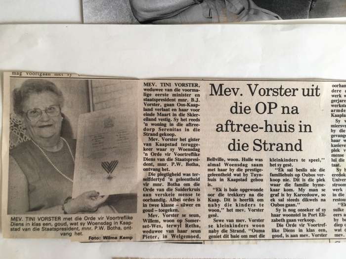 LOVELY VINTAGE SIGNATURE OF FORMER WIFE OF PRESIDENT VORSTER  AND PRESS PHOTOGRAPH