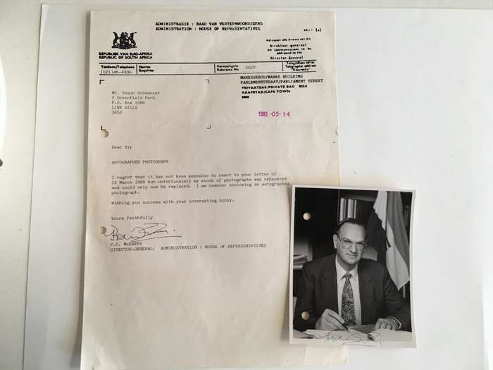 LOVELY AUTOGRAPHED PHOTO OF PAST DIRECTOR - GENERAL  AND LETTER - 1985
