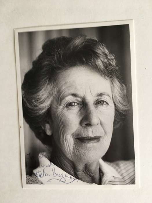 LOVELY HELEN SUZMAN AUTOGRAPHED PHOTO AND LETTER - 2002