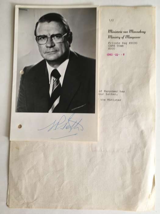 LOVELY VINTAGE  AUTOGRAPH OF FORMER MINISTER OF MANPOWER S.P. BOTHA  - 1983