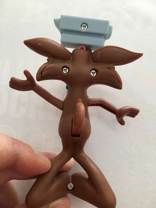 WILEY COYOTE FROM  THE ROAD RUNNER MC DONALDS