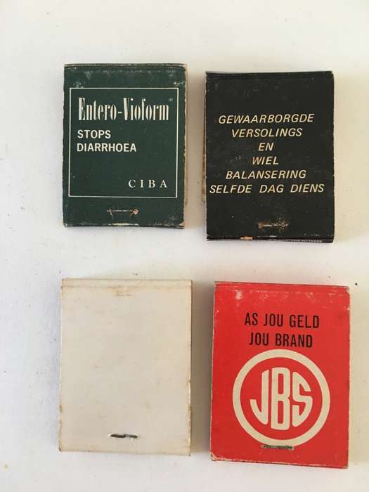 4 VINTAGE MATCH BOOKS MATCHES IN