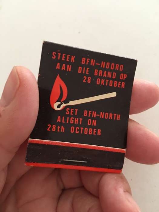 VINTAGE MATCH BOOK WITH MATCHES