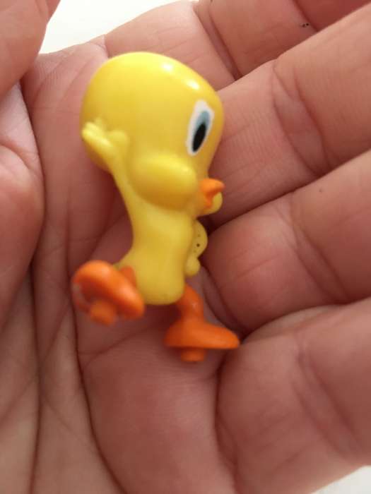 VINTAGE LOONEY TUNES TWEETY BIRD PVC FIGURE