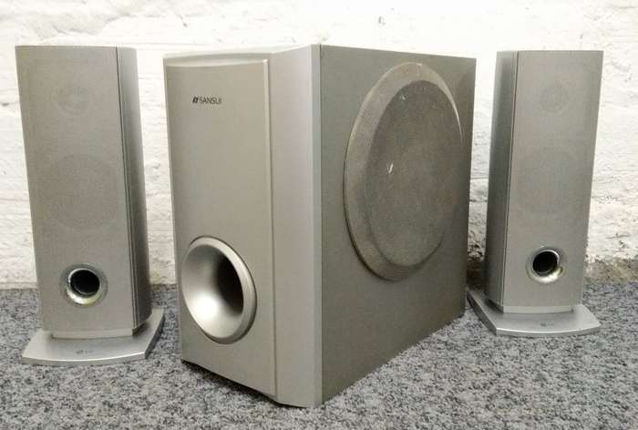 2.1 Speakers : Sansui subwoofer + LG speakers