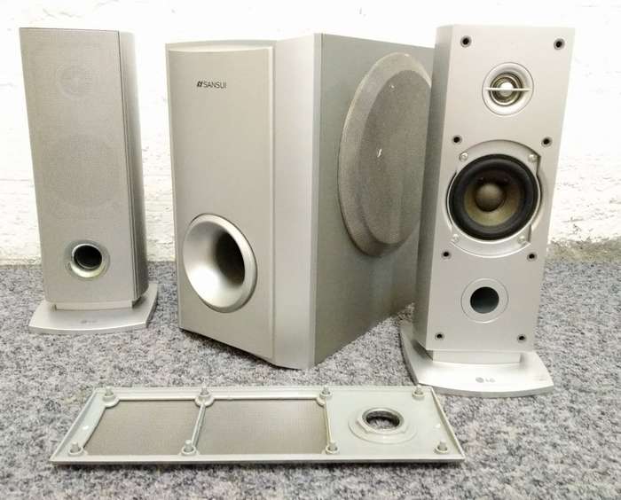 2.1 Speakers : Sansui subwoofer + LG speakers