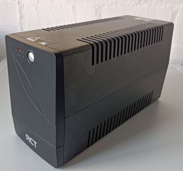 RCT 2000VA 1200W UPS with SA plugs | 2x Forbatt 7.2AH batteries installed