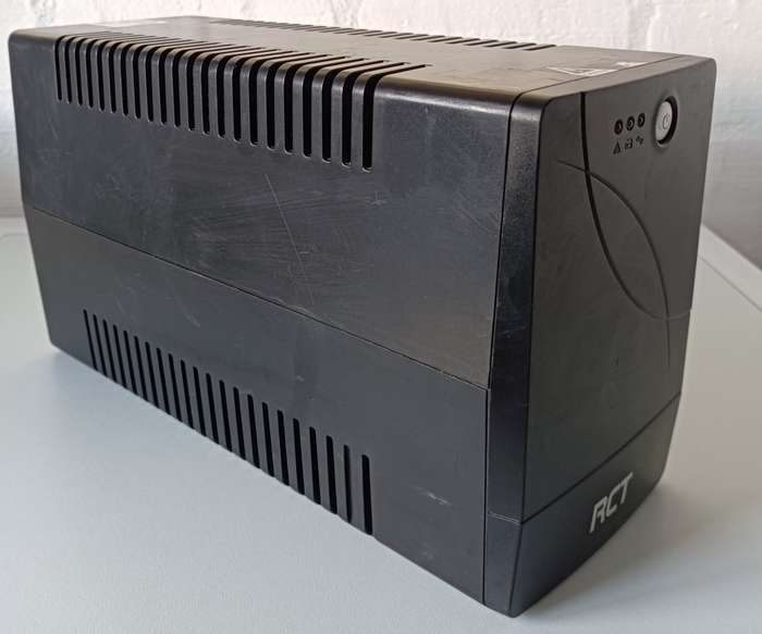 RCT 2000VA 1200W UPS with SA plugs | 2x Forbatt 7.2AH batteries installed
