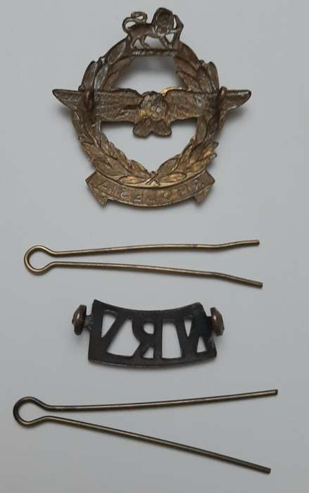 ** ORIGINAL- WW2 Southern Rhodesia Airforce Cap Badge and National Reserve Volunteers Title .**