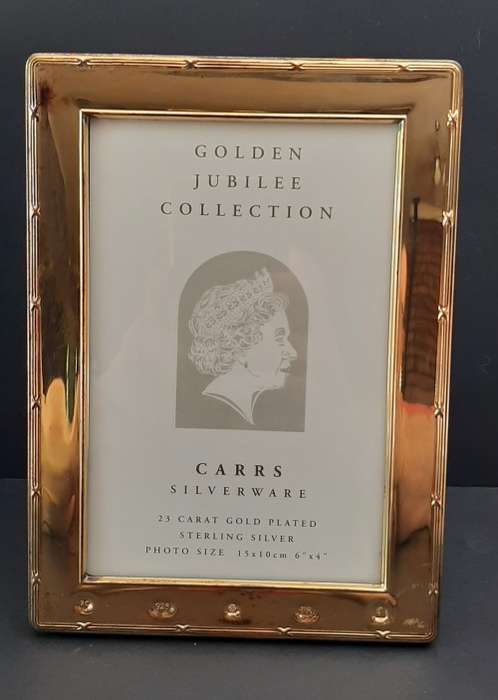 ** EXQUISITE: 23ct Gilded .925 Silver Photo Frame by Carrs of Sheffield (19cm x 14cm).**