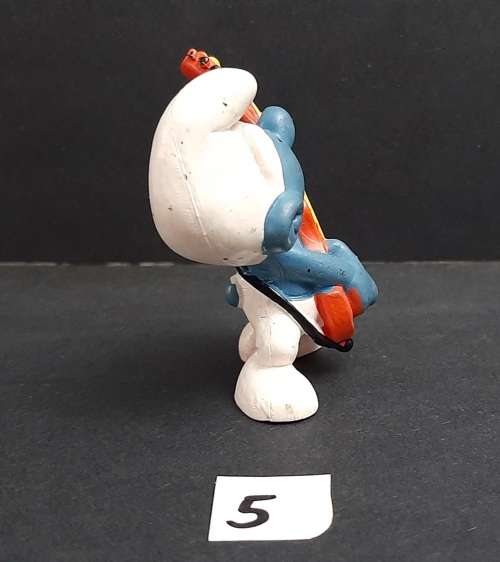 **  1977  `Guitar Smurf` Figurine by Peyo #5 (Schleich, W. Germany) [5cm].**
