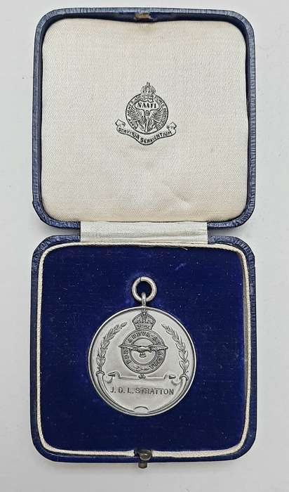 ** Royal Air Force .925 Silver Medallion : 1934 Mosul Flight Relay No.30 B Squadron (Birmingham).**
