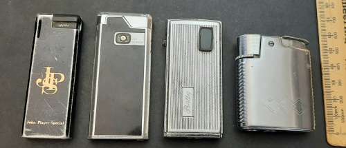 ** Lot : Assorted 20th Century Ronson and Win Cigarette Lighters (x4) [UNTESTED].**