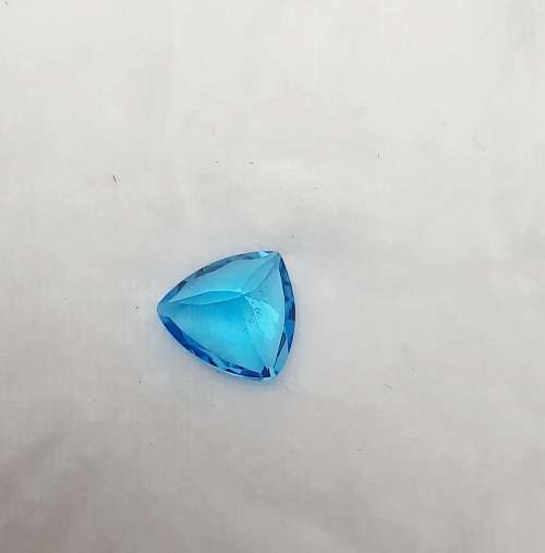 ** STUNNING: Swiss Blue Trillion Cut Topaz Semi-Precious Gem (4.35 ct ).**