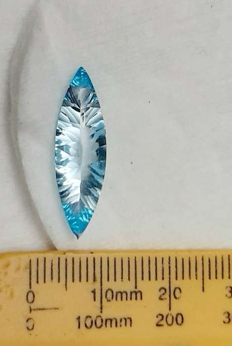 ** STUNNING: Swiss Blue Marquise Cut Topaz Semi-Precious Gem (5.7 ct ).**