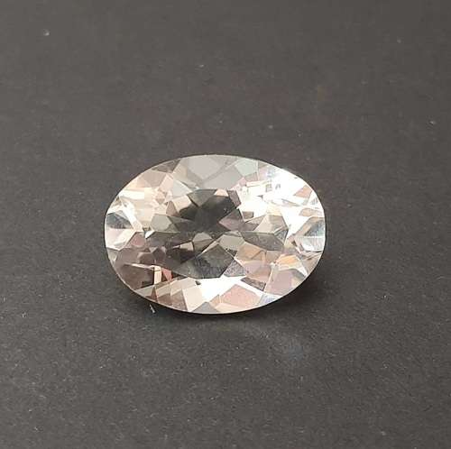 ** STUNNING: White Oval Cut Topaz Semi-Precious Gem  (12.4 ct ).**