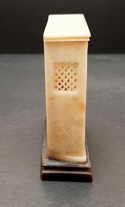 Early 20th century Chinese Lu Xing Qingtian stone figurine (12cm x 9cm)