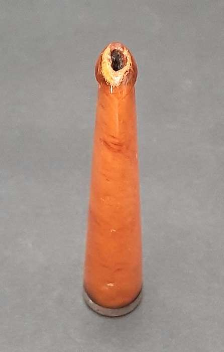 ** STUNNING: 9ct Gold Mounted Edwardian Gent`s Amber Cheroot / Cigarette Holder( 10cm).**