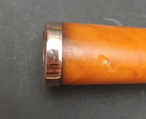 ** STUNNING: 9ct Gold Mounted Edwardian Gent`s Amber Cheroot / Cigarette Holder( 10cm).**