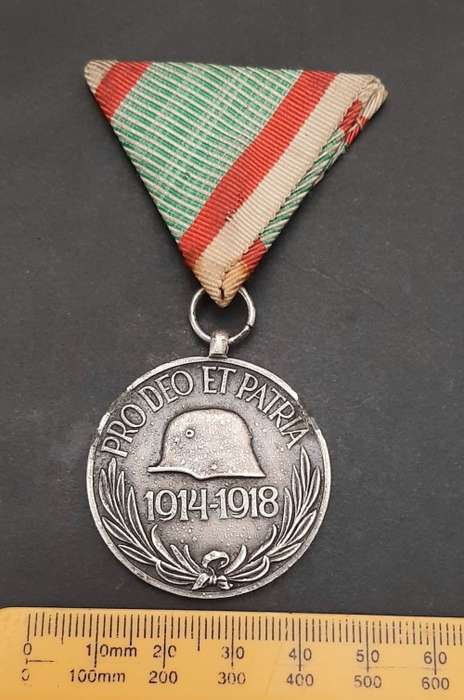 ** WWI Austro-Hungarian `Pro Deo Et Patria` Combatants Medal w/ Ribbon **