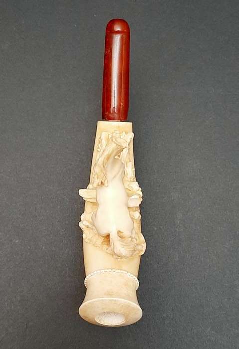 **STUNNING: Late 19th Century German `Pferd Pattern` Meerschaum & Amber Pipe (12cm).**
