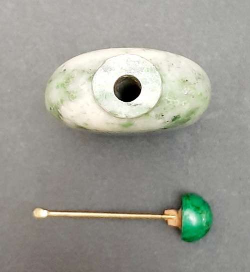 Early 20th Century Chinese `Moss-in-Snow` Jadeite Snuff Bottle with Spoon (7cm x 4cm)