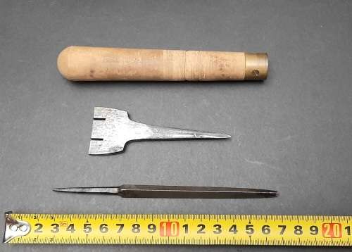 **RARE: 1942/43 Union Defence Force Chain-link Folding Saw w/ Tools & Pouch(Lend-Lease).**