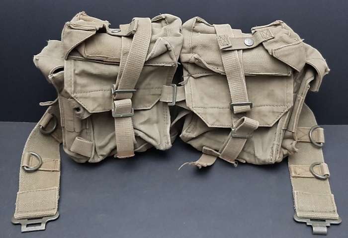 Border War 1970s SADF Patt.73 Green Webbing Kidney Pouches with Integral Belt