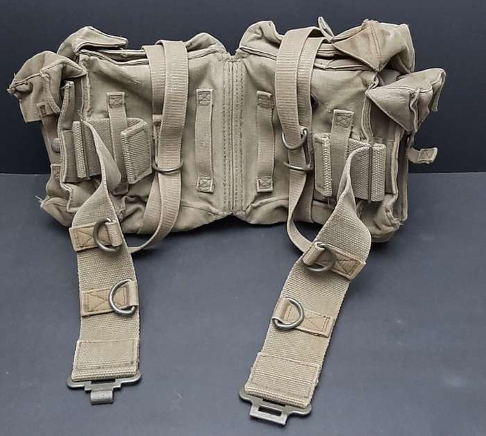Border War 1970s SADF Patt.73 Green Webbing Kidney Pouches with Integral Belt