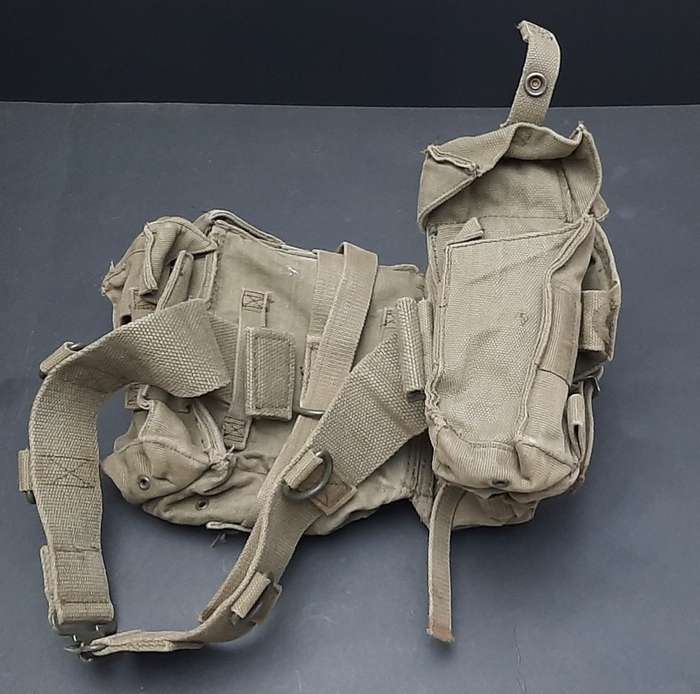 Border War 1970s SADF Patt.73 Green Webbing Kidney Pouches with Integral Belt