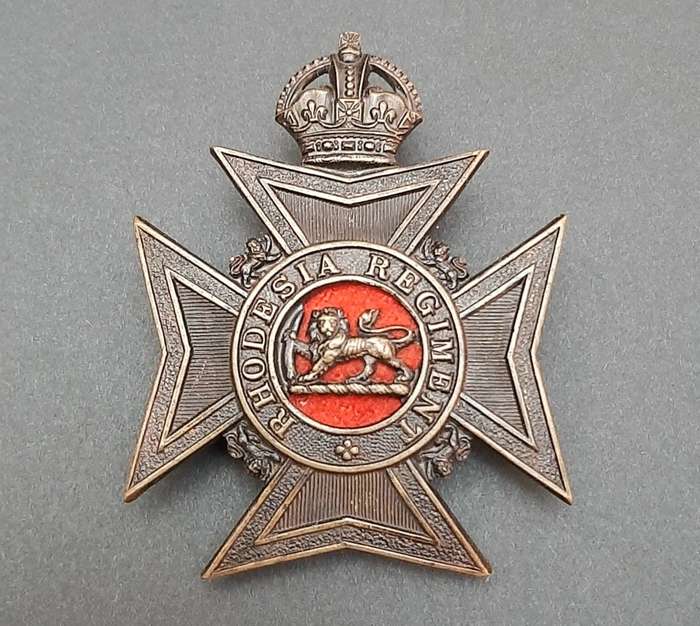 **WW2 Rhodesia Regiment Officer`s Large Cap Badge w/ Slide.**