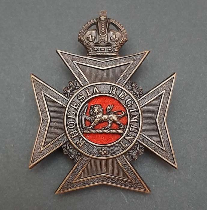 **WW2 Rhodesia Regiment Officer`s Large Cap Badge w/ Slide.**