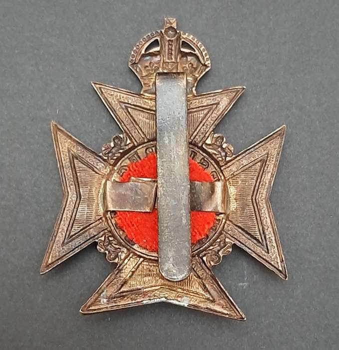 **WW2 Rhodesia Regiment Officer`s Large Cap Badge w/ Slide.**