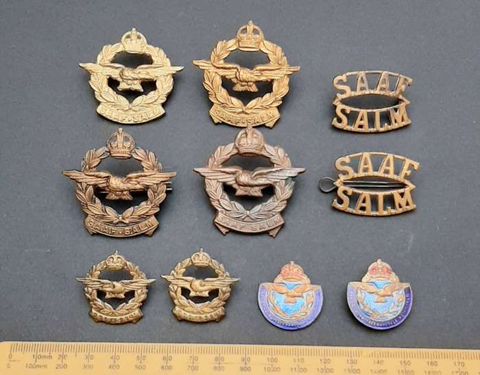 **Lot : WW2 SAAF Brass Insignia Assortment x10 Pcs  **