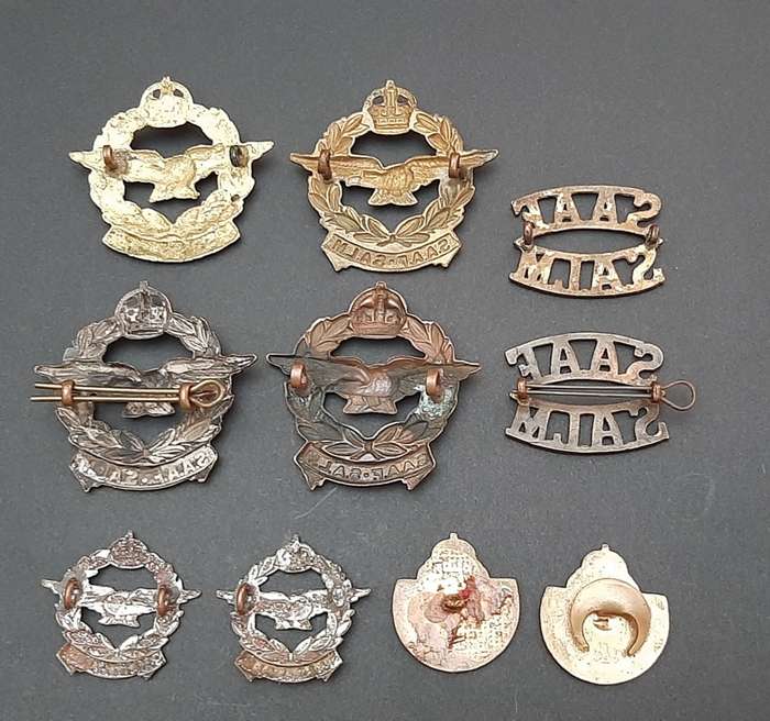 **Lot : WW2 SAAF Brass Insignia Assortment x10 Pcs  **