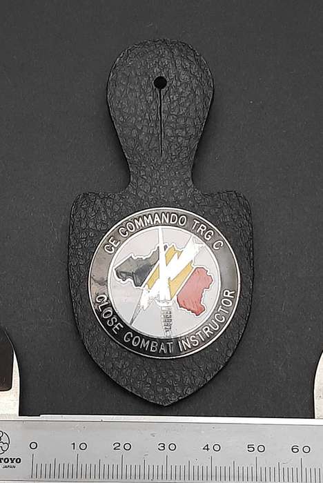 **RARE: 1990s Belgium SF Para-Commando Instructor Qualification Fob Badge w/ Hangar.**