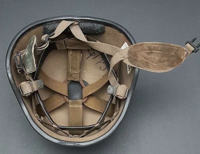 Border War 1980s: SADF Nutria M87 Ballistic Helmet - Size Large