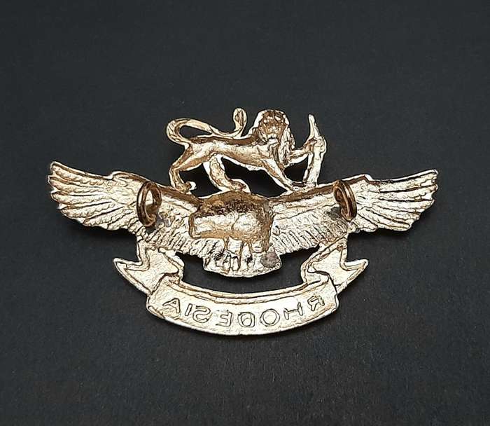 **Rhodesian Bush War: 1970s Rhodesian Air Force  Metal Cap Badge w/ Lugs  #1**