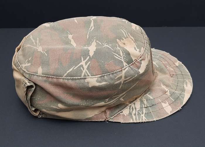 **Border War : 1980s SWAPOL/ Koevoet Camouflage Flap Cap (Size: 59).**