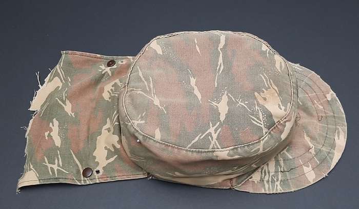 **Border War : 1980s SWAPOL/ Koevoet Camouflage Flap Cap (Size: 59).**