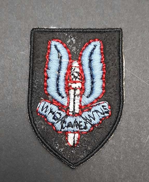 **Rhodesian Bush War: 1990s Commemorative Re-issue Special Air Service Regt. Beret Badge #1**