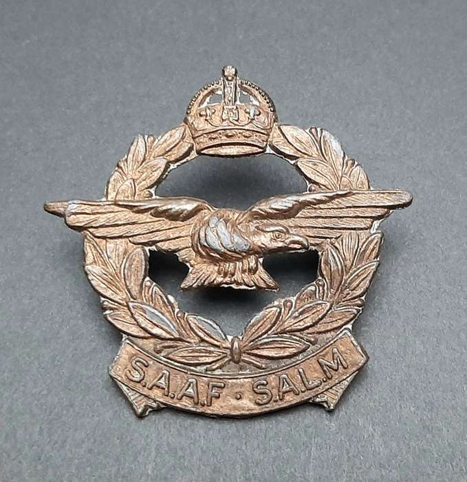 **WW2 SA Air Force Cap & Collar Badge Set x3 Pcs.**