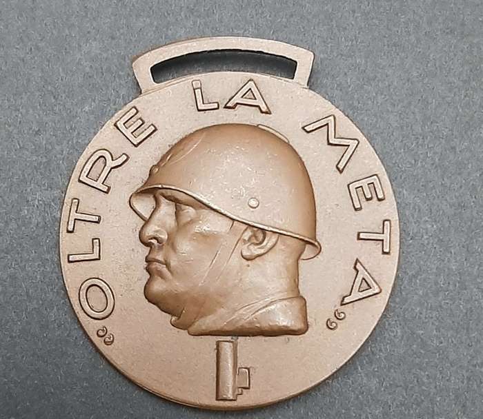 Rare 1937 Italian Fascist `Oltre La Meta` CCNN Blackshirt Medal